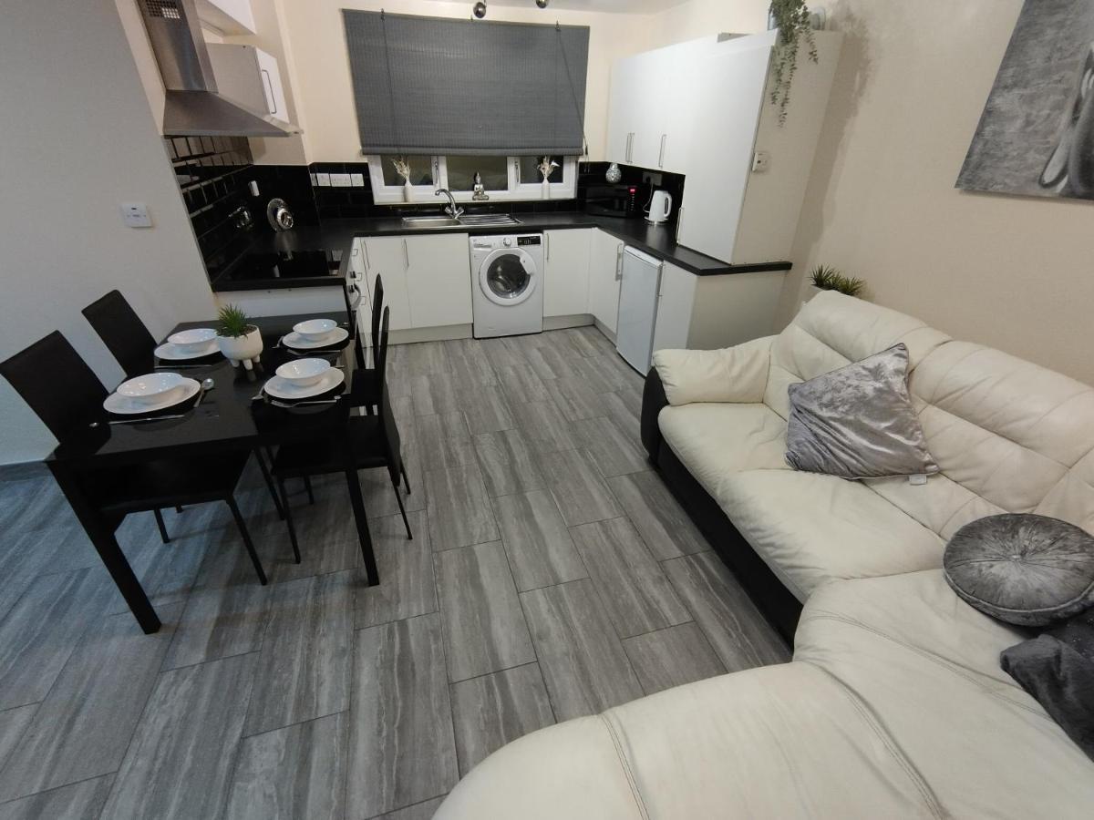 Queens Holiday Apartment Pembroke Dock Ngoại thất bức ảnh