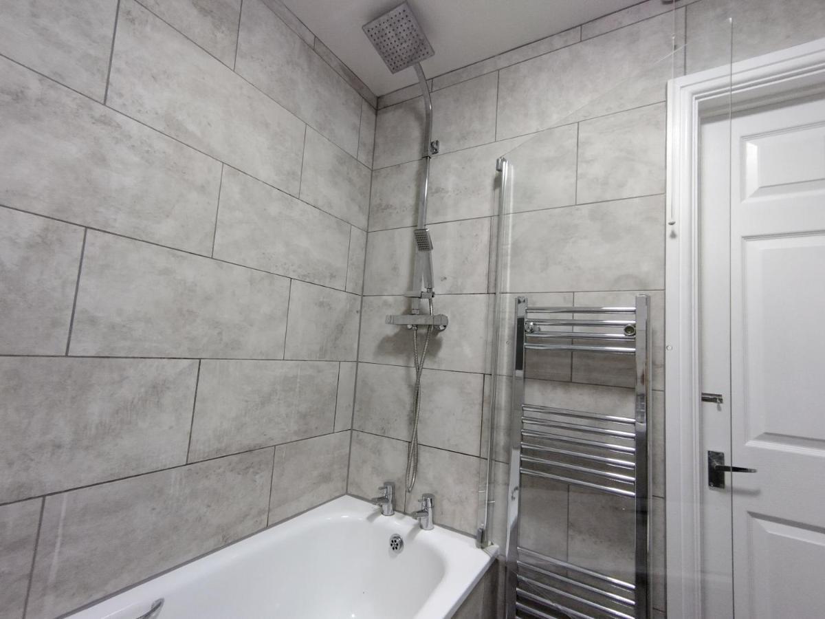Queens Holiday Apartment Pembroke Dock Ngoại thất bức ảnh